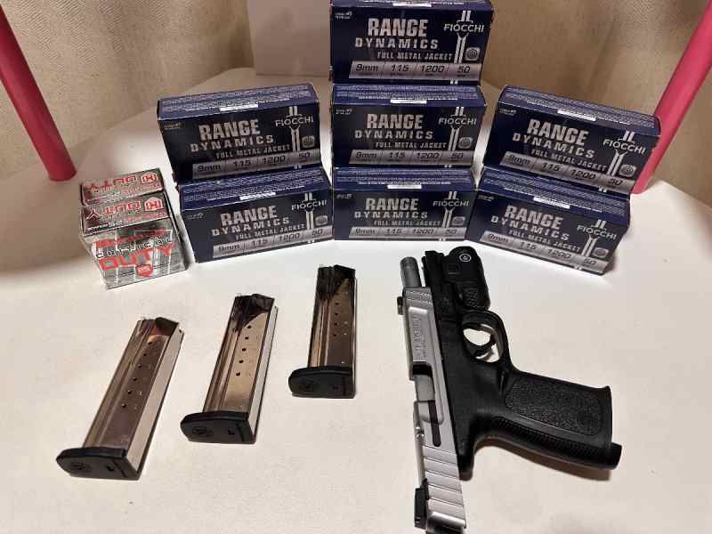 S&amp;W SD9 VE 9mm Texas Bundle