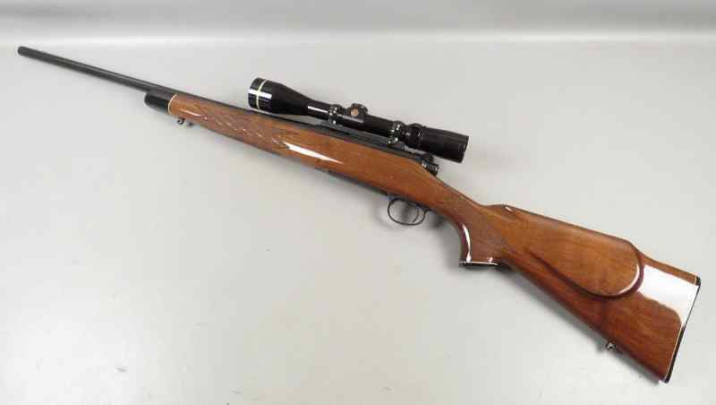 REMINGTON Model 700 BDL Rifle 308 with LEUPOLD